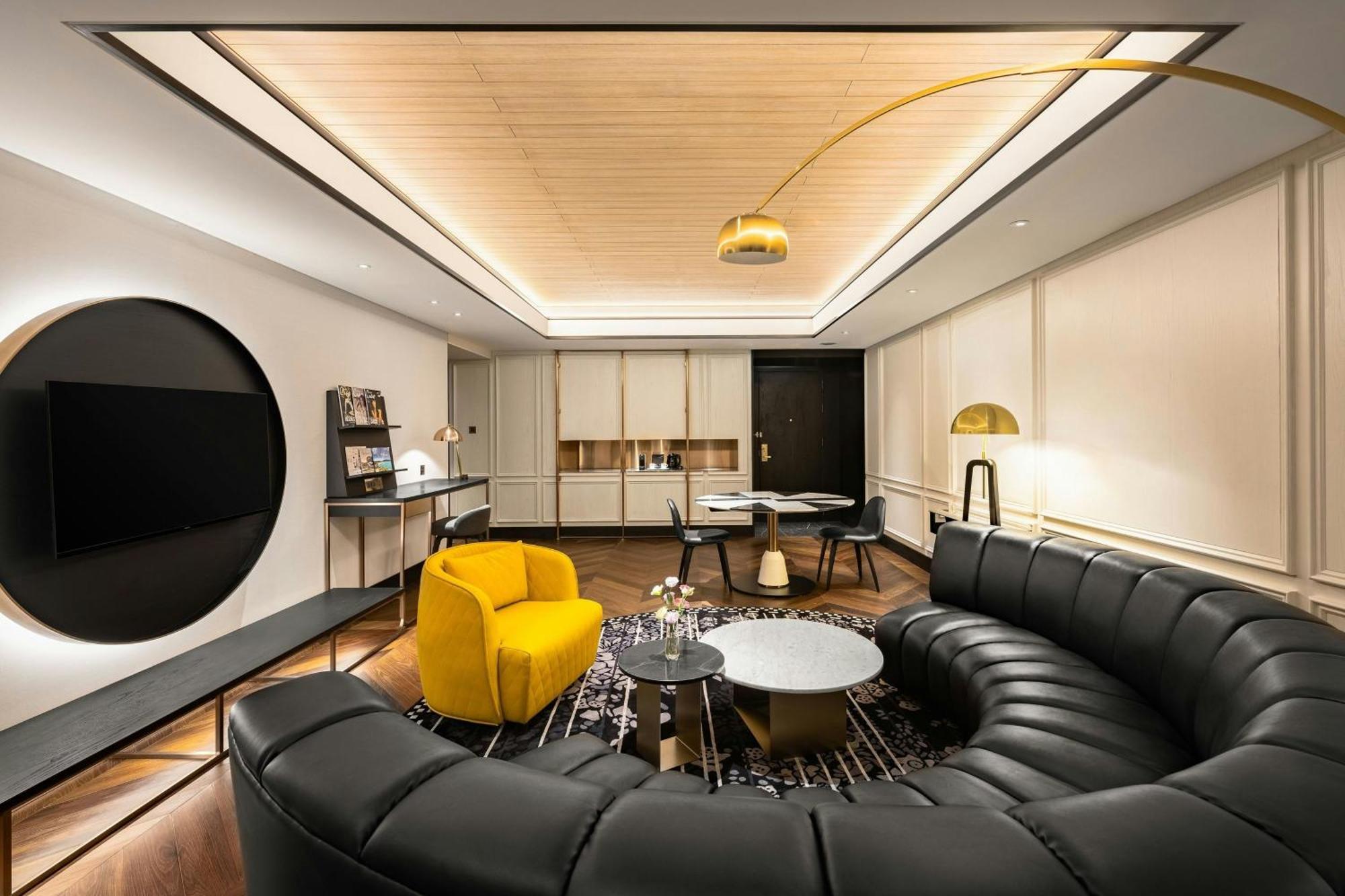 Le Meridien Taichung Dış mekan fotoğraf The interior of the 2018-built lounge