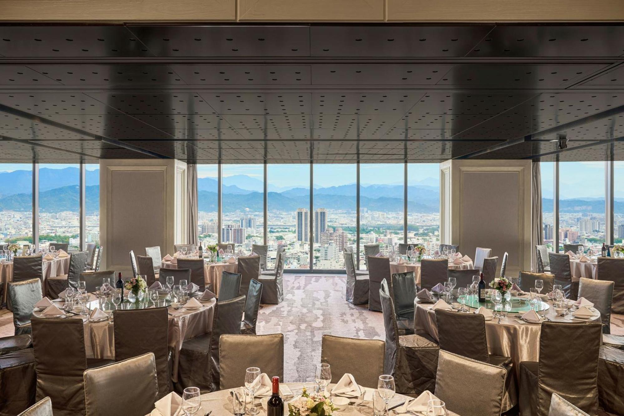 Le Meridien Taichung Dış mekan fotoğraf The restaurant