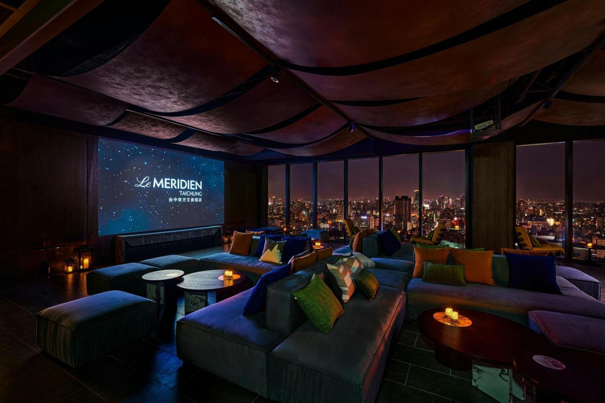 Le Meridien Taichung Dış mekan fotoğraf The 63rd floor lounge